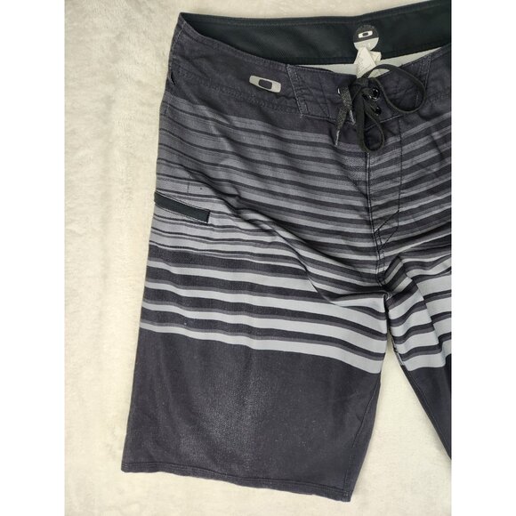 Vintage Oakley Board Shorts Men Size 34 Black Stripes Swimming - Picture 2 of 14